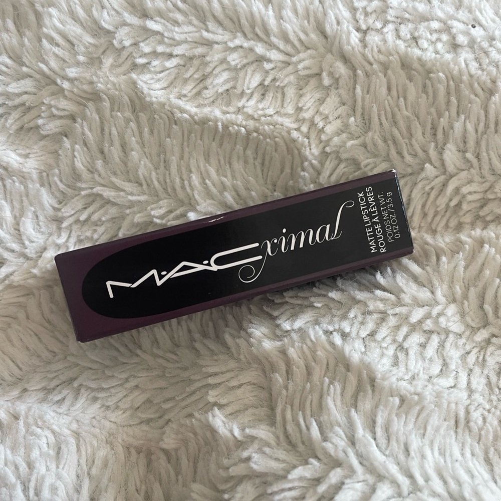 BNIB MAC ‘Smoked Purple’ Macximal Matte Lipstick